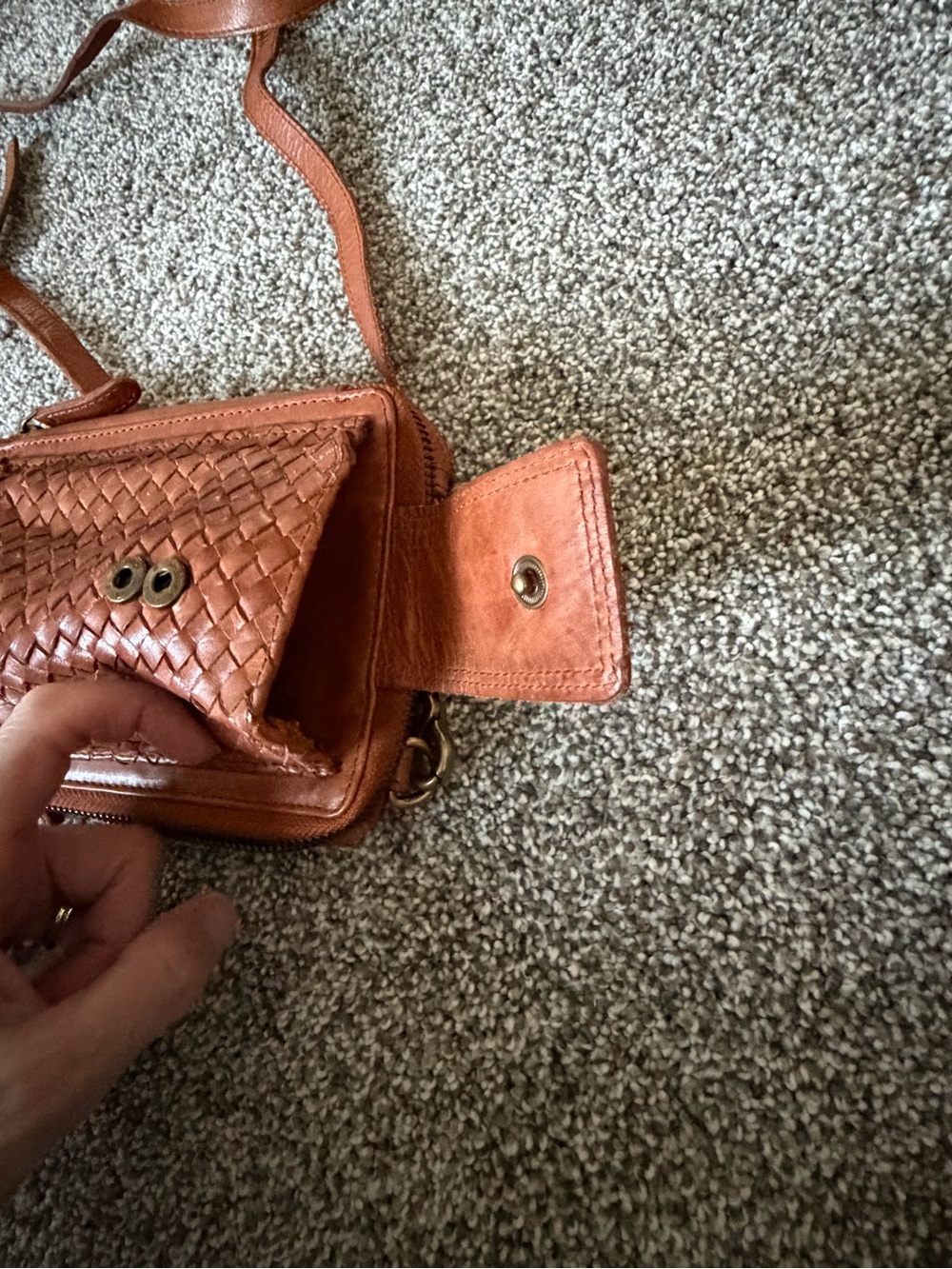 Woven Crossbody Wallet with Phone Pocket.  Soft gorgeous tan leather. - Picture 4 of 5